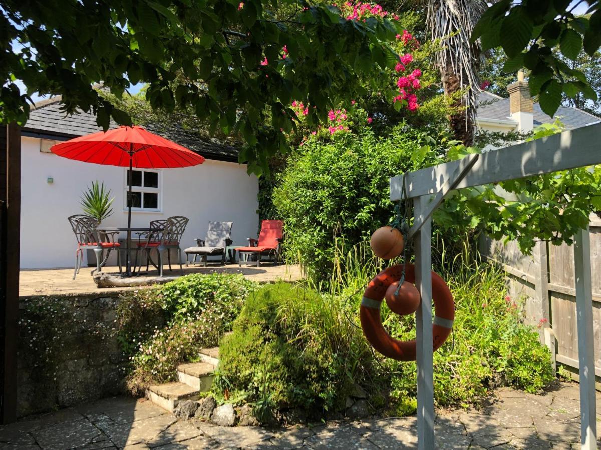 Apartamento Little Gem With Private Hot Tub - Up To 25 Percent Off Ferry Shanklin Exterior foto