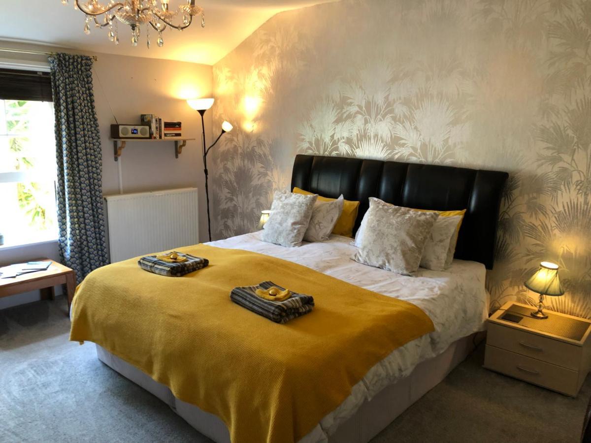 Apartamento Little Gem With Private Hot Tub - Up To 25 Percent Off Ferry Shanklin Exterior foto