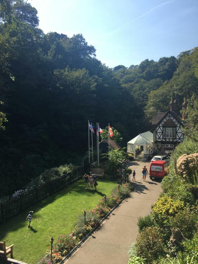 Apartamento Little Gem With Private Hot Tub - Up To 25 Percent Off Ferry Shanklin Exterior foto